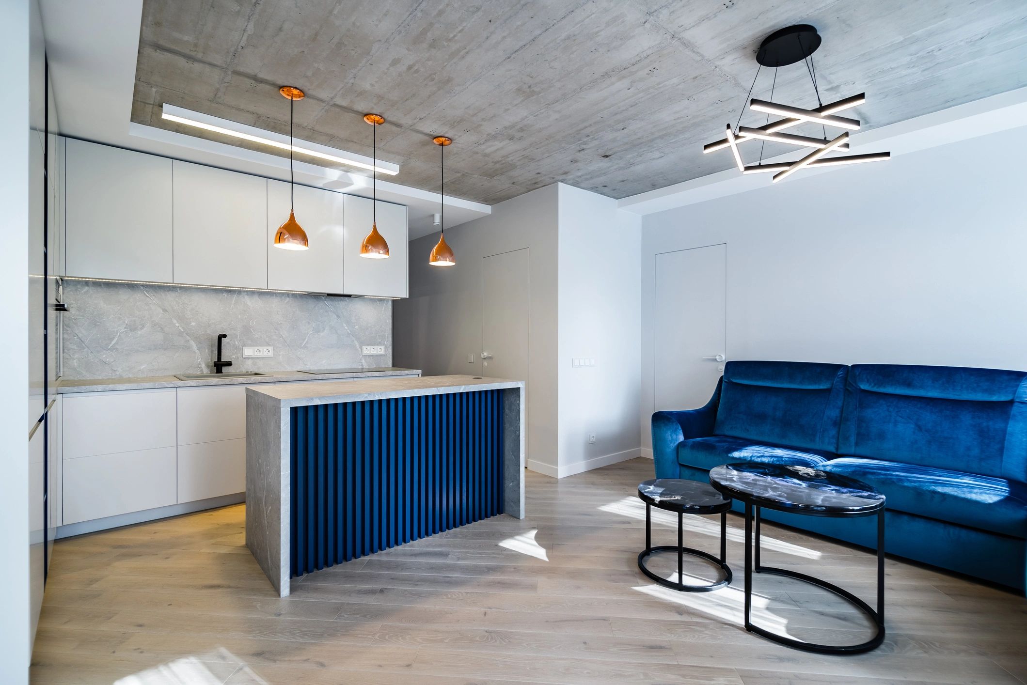 Modern living area with concrete details and clean lines